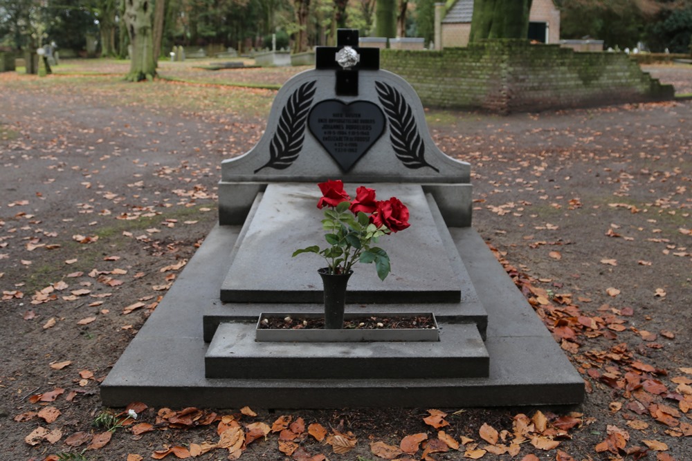 Dutch War Graves Old General Cemetery Valkenswaard #2