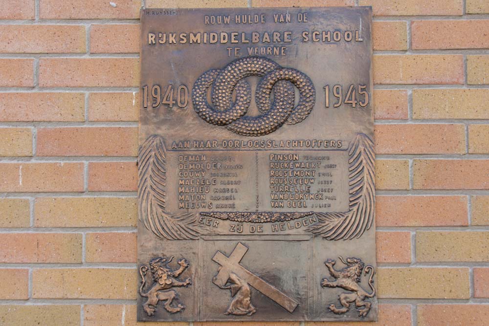 Memorials Pupils and Former Pupils Atheneum Veurne #4