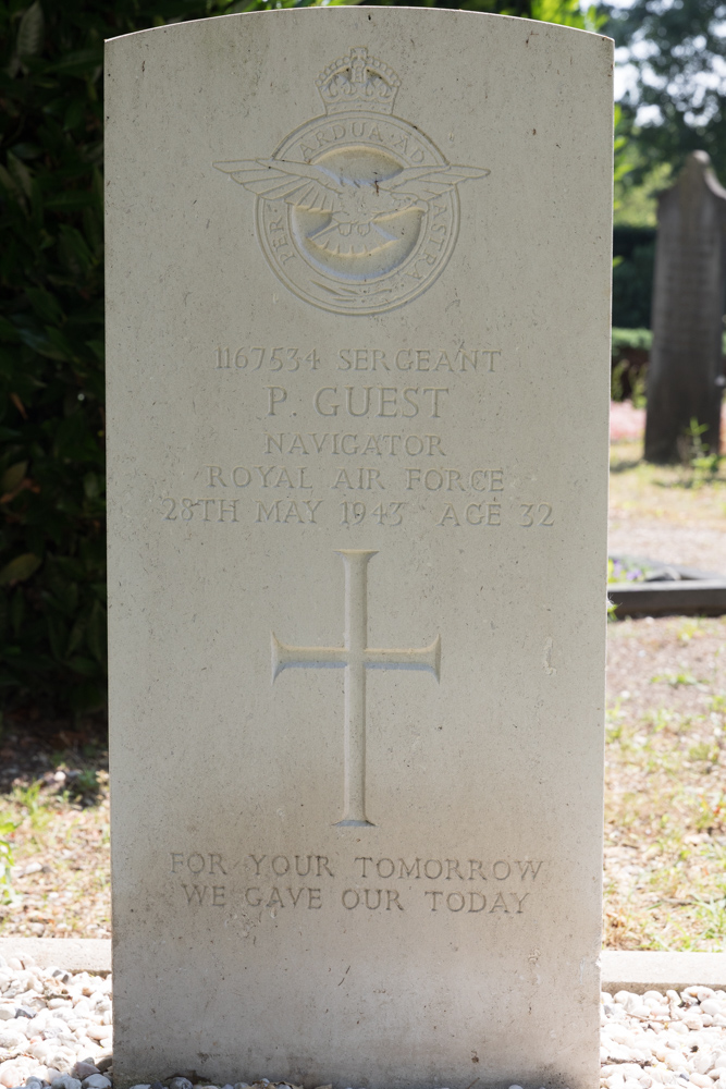 Commonwealth War Graves General Cemetery Hengelo #3