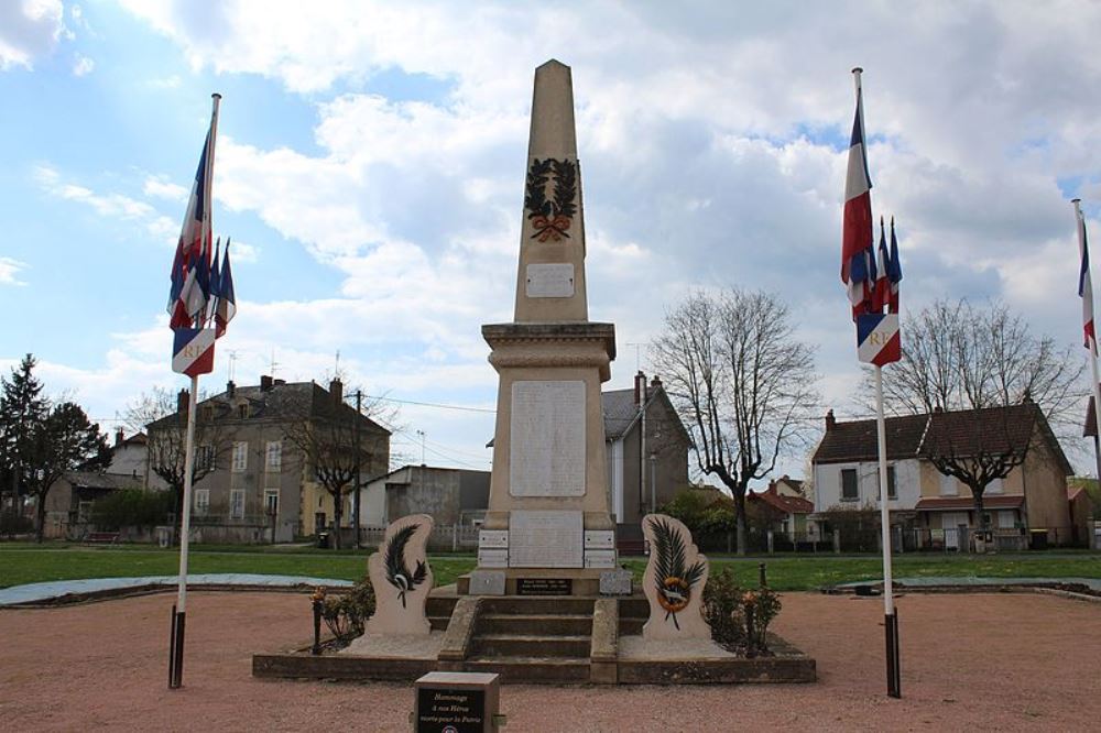 Oorlogsmonument Gueugnon #1