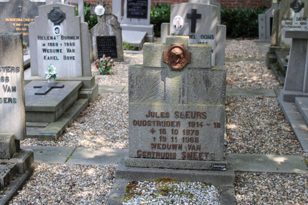Belgian Graves Veterans Kaulille #1