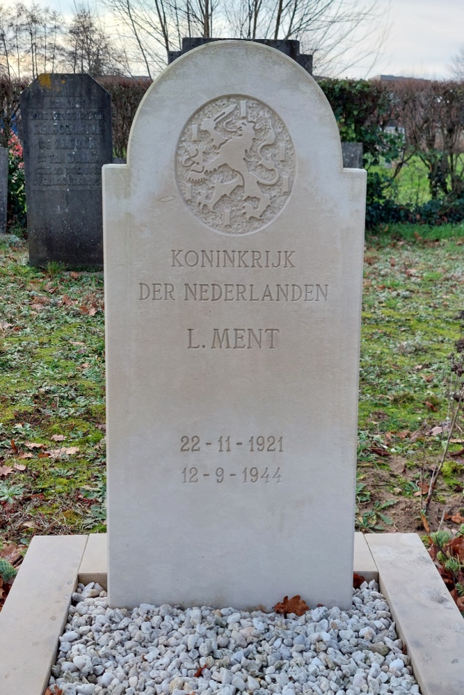 Dutch War Grave Capelle aan den IJssel #1