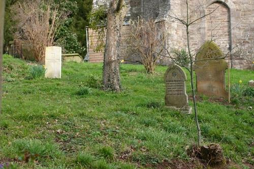 Commonwealth War Graves St. Giles Churchyard