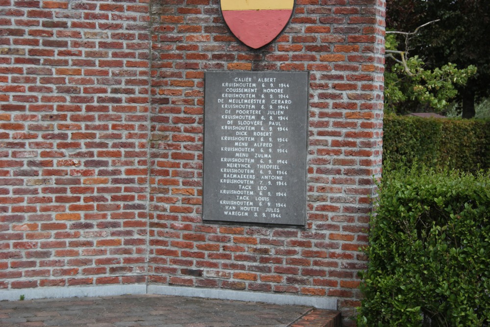 Oorlogsmonument Begraafplaats Kruishoutem #4