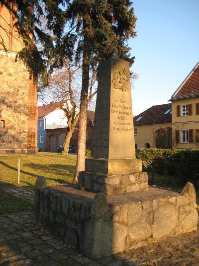 Oorlogsmonument Hennickendorf #1