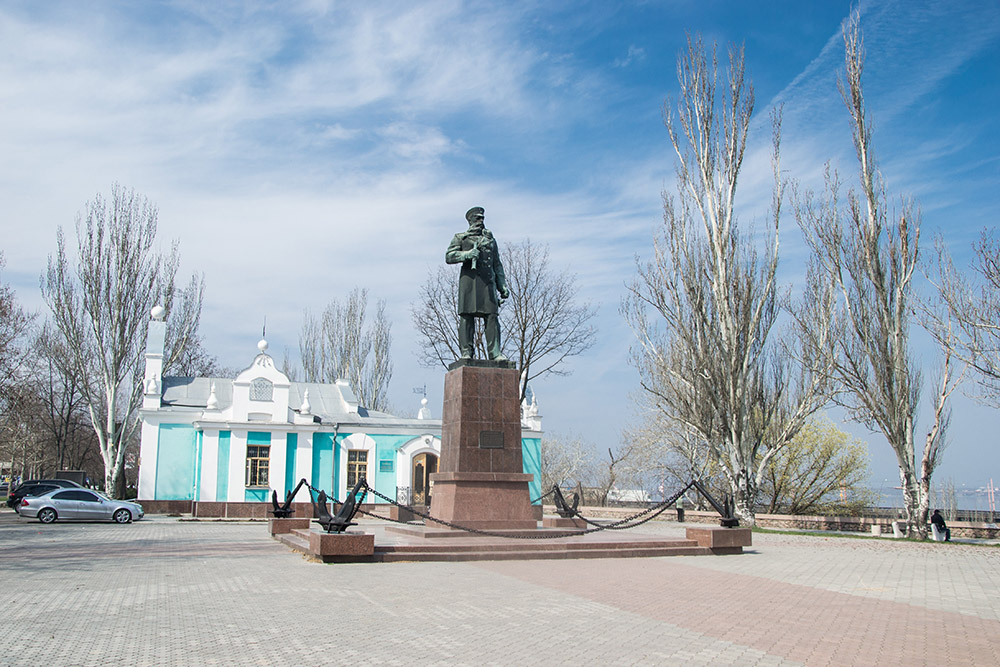 Monument Admiraal Stepan Makarov #1