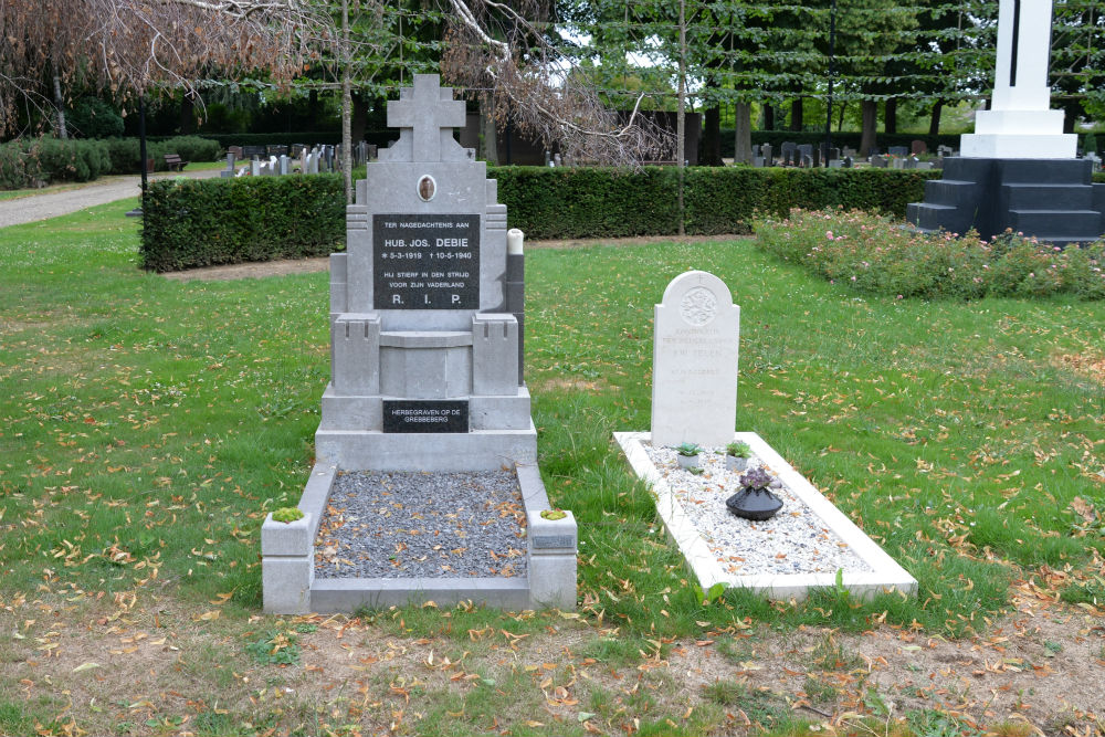 Memorial Killed Soldier Graveyard Geleen #1