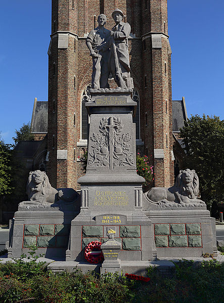Oorlogsmonument Dottignies #1