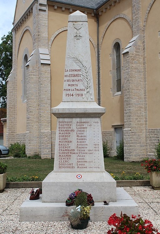 Oorlogsmonument Les Essards-Taignevaux