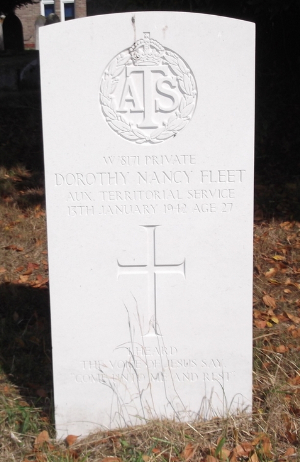 Commonwealth War Grave Fawley Methodist Chapelyard #1