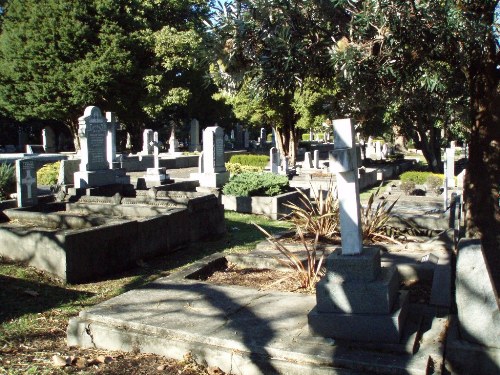 Commonwealth War Graves Park Island Cemetery