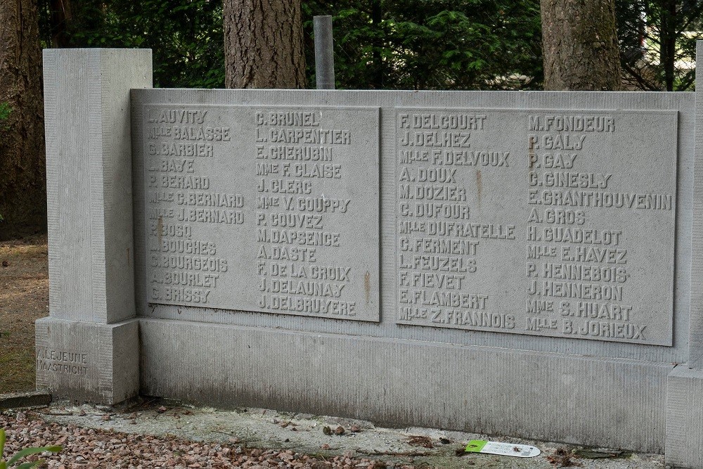 Mass Grave French Refugees Roman Catholic Cemetery Soesterberg #3