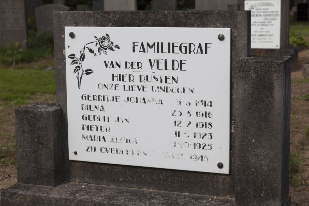 Dutch War Graves Wilp #1