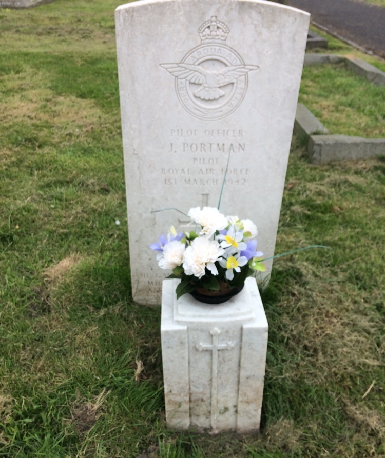 Commonwealth War Grave Elsecar Cemetery #1