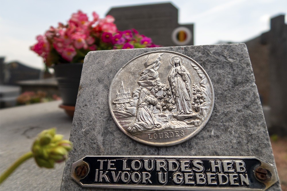 Belgische Oorlogsgraven Vlijtingen #3