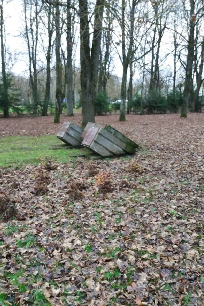 Soviet War Cemetery Kurėnai #4