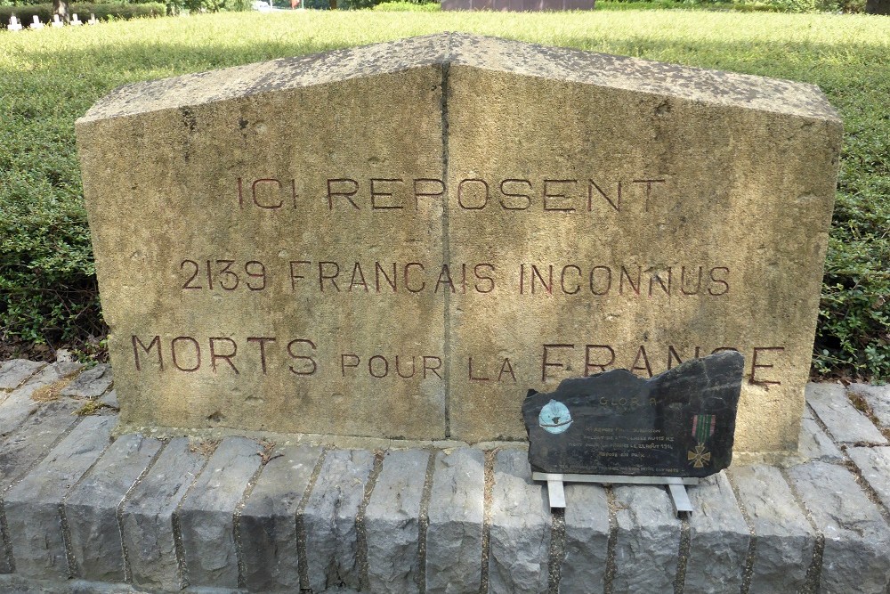 Frans Monument Oorlogsbegraafplaats Virton Bellevue #5