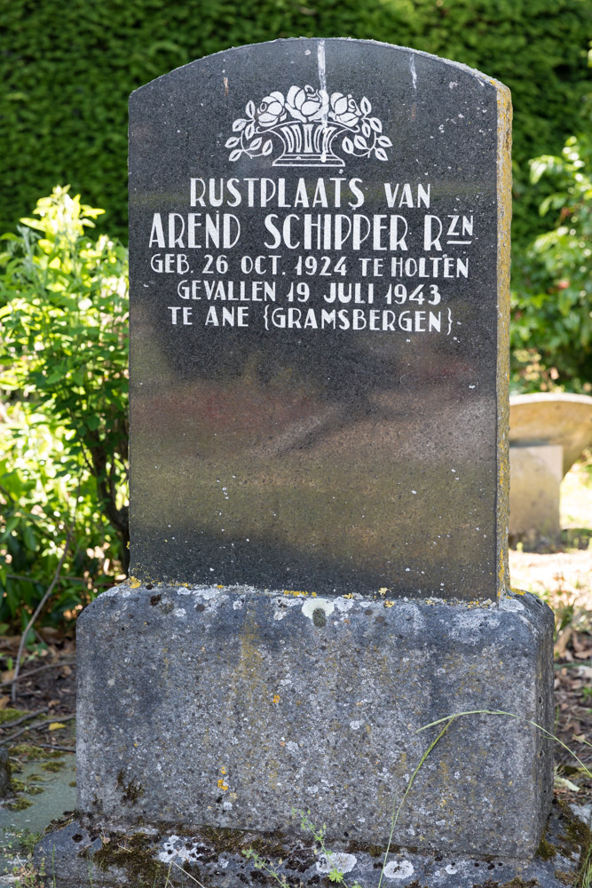 Nederlandse Oorlogsgraven Oude Begraafplaats Holten #3