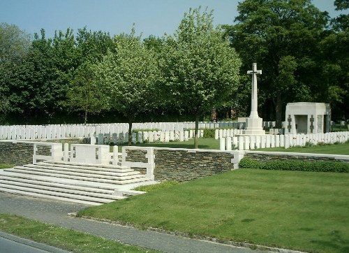Commonwealth War Cemetery Caudry #1