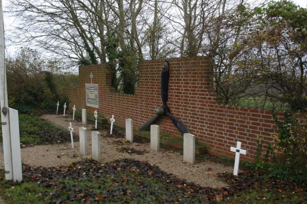 Oorlogsgraven van het Gemenebest Kerkhof Magleby #1