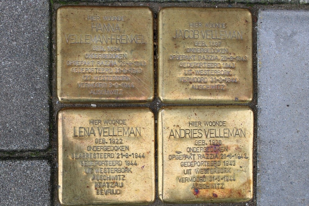 Stolpersteine President Kennedylaan 124