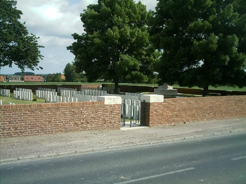 Commonwealth War Cemetery Auberchicourt #1