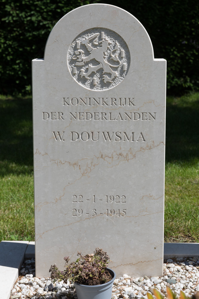 Dutch War Graves Old Municipal Cemetery Wierden #3