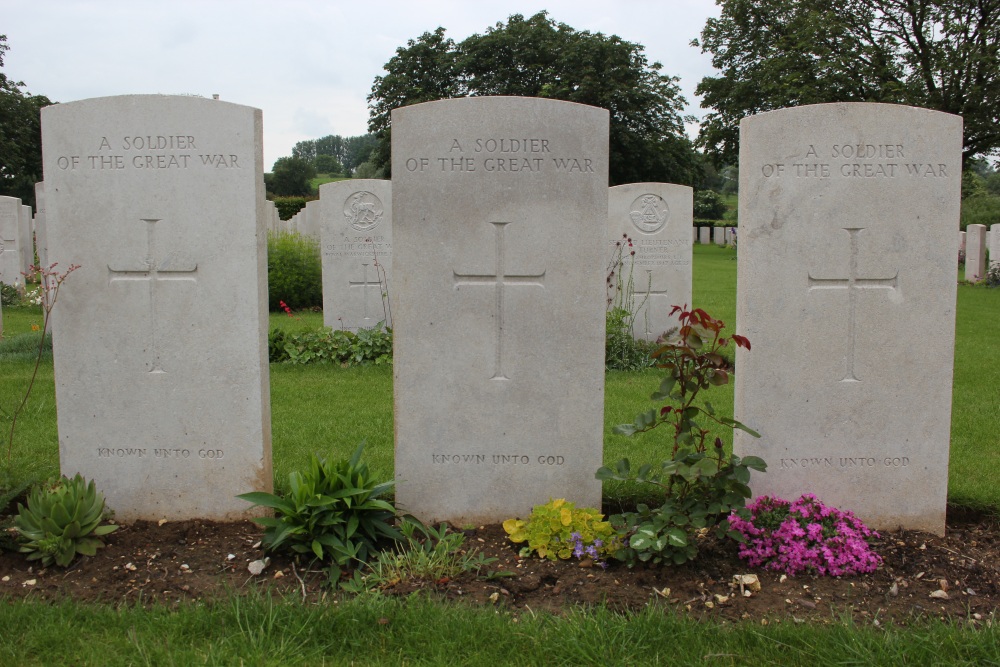 Commonwealth War Cemetery Fifteen Ravine #4