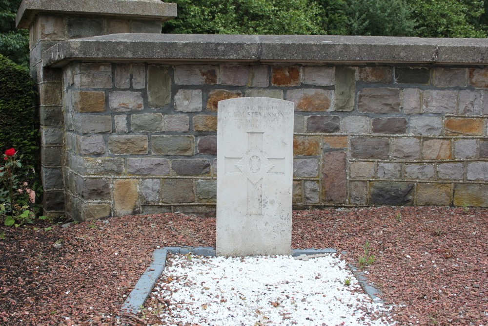 Commonwealth War Grave Sint-Genesiue-Rode #2