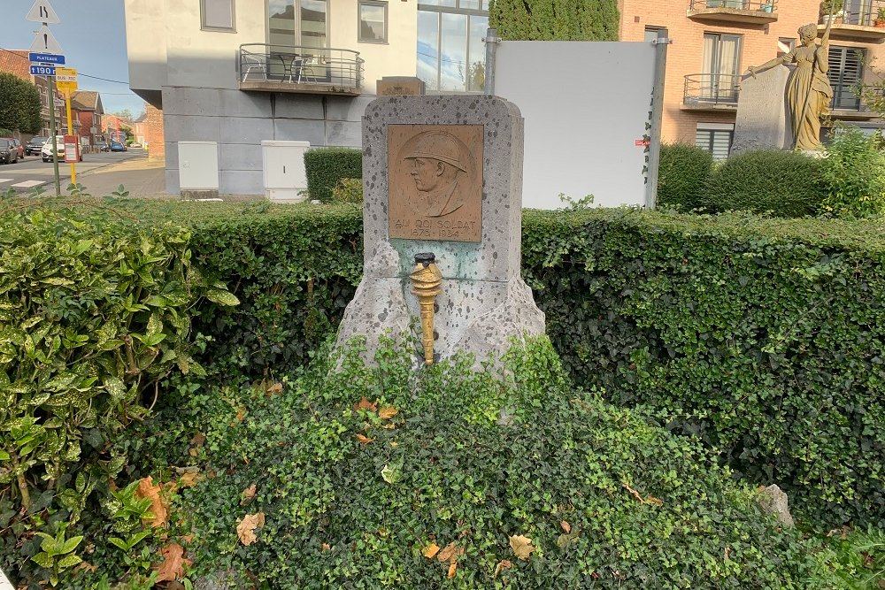 War Memorials Hermalle-Sous-Argenteau #4