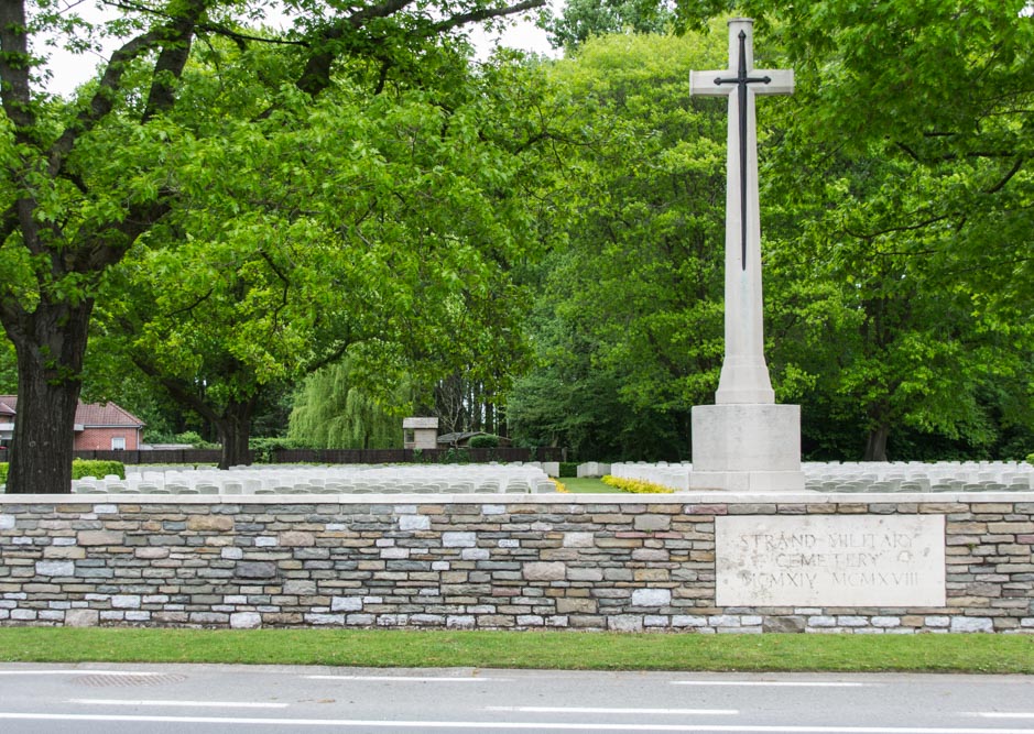 Commonwealth War Cemetery Strand #5