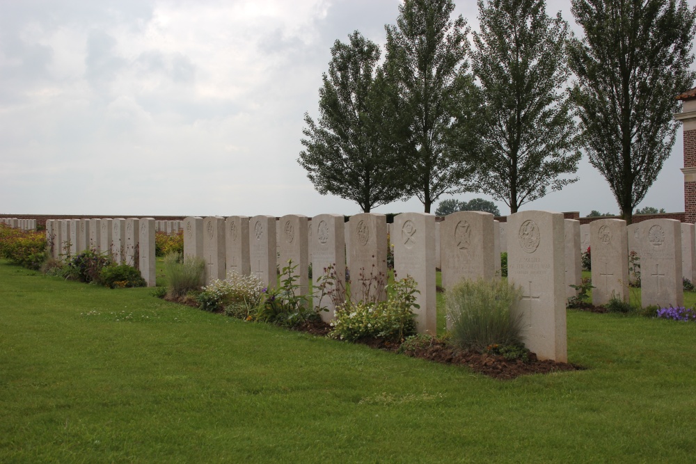 Commonwealth War Cemetery Queant Road #5