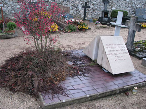 Polish War Veteran Graves Lailly-en-Val Cemetery #1