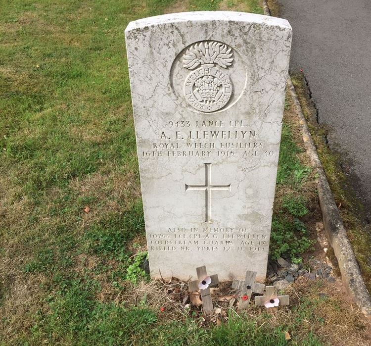 Commonwealth War Grave Mill Lane Cemetery