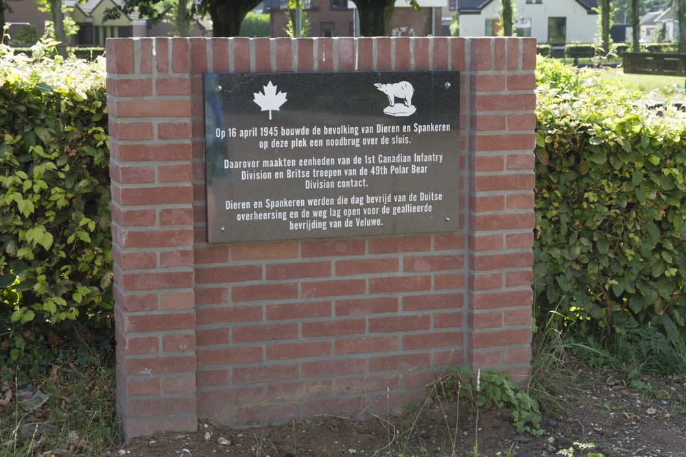 Monument Noodbrug Dieren