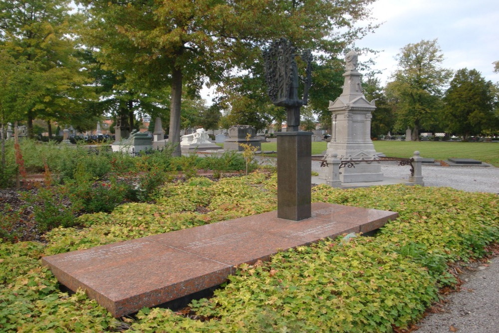 Oorlogsmonument Sovjetsoldaten Begraafplaats Leuven #1