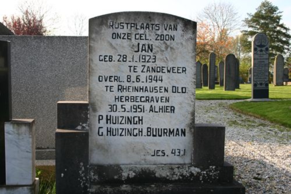 Dutch War Grave Zandeweer #1