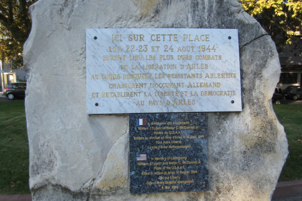 Bevrijdingsmonument Arles #1