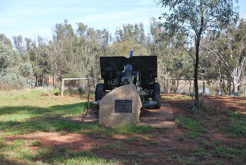 25 Pounder Geschut en Oorlogsmonument Kyalite #1