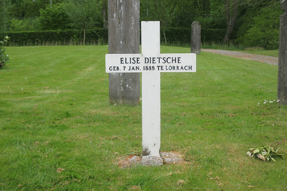 Dutch War Graves Municipal Cemetery Usquert #1