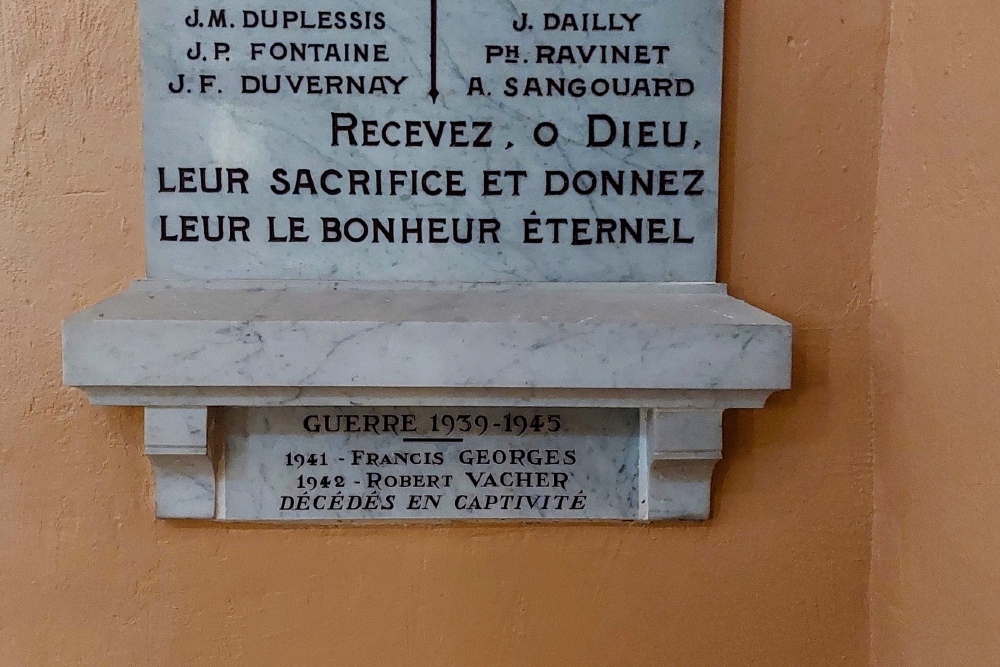 War Memorial L’Eglise de Saint-Amour-Bellevue #2