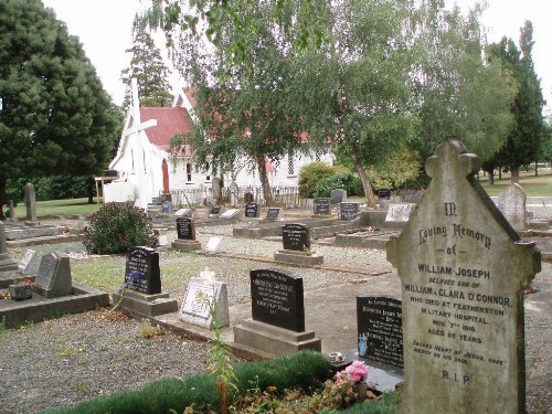 Oorlogsgraf van het Gemenebest St. Peter and St. Paul Catholic Cemetery #1