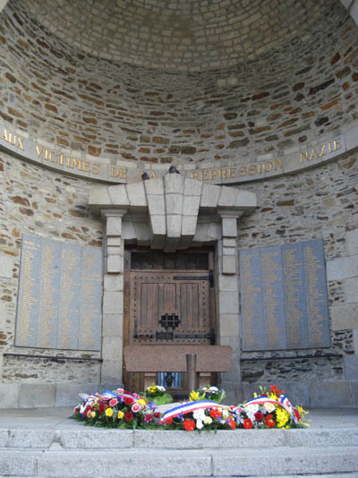 Resistance memorial Porte de la Prison #3