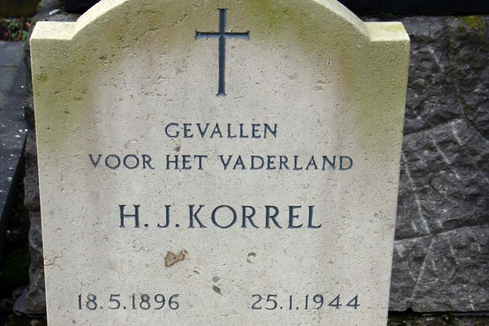 Dutch War Grave Roman Catholic Cemetery Echt #3