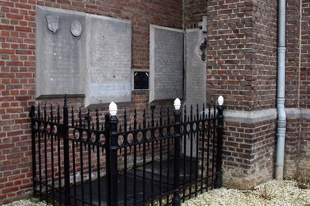 Nederlands Oorlogsgraf Rooms Katholieke Begraafplaats Sint Walburga Amby #2