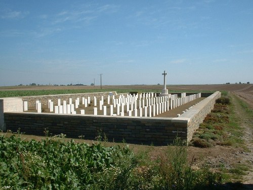 Commonwealth War Cemetery Neuville-Bourjonval