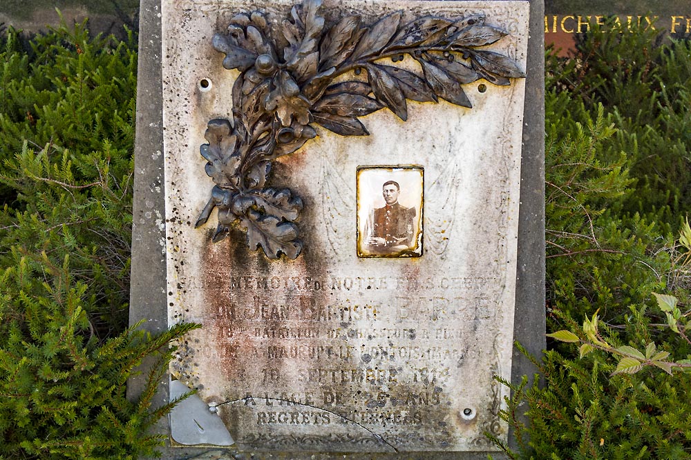 Monument Begraafplaats Les Hautes-Rivires #2