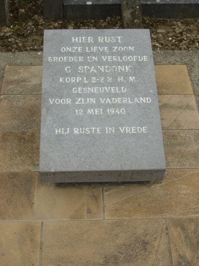 Dutch War Grave Protestant Cemetery Lage Zwaluwe #1