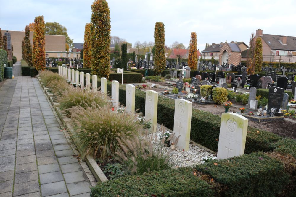 Oorlogsgraven van het Gemenebest Rooms Katholieke Begraafplaats Heesch #3