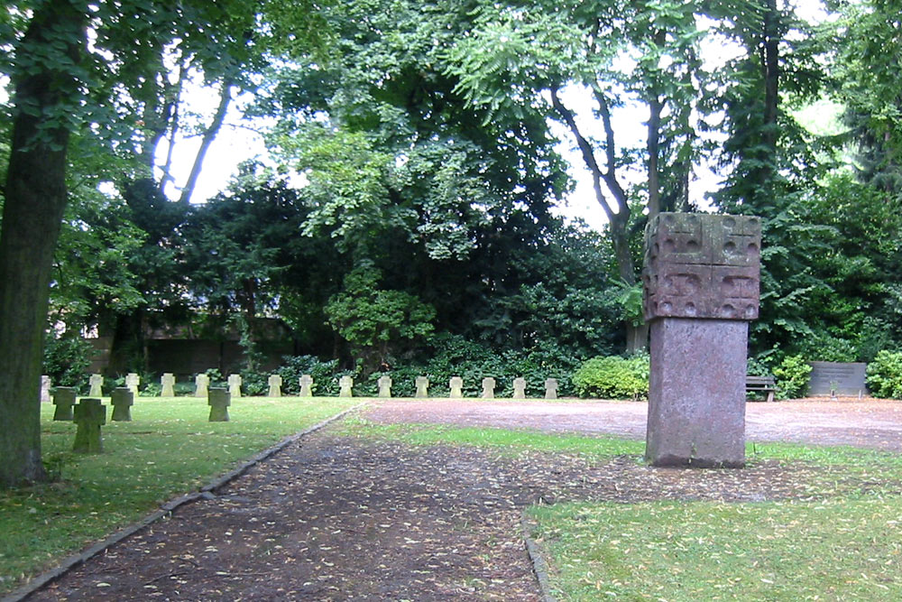 Oorlogsmonument 211. Grenadier Division Duitse Oorlogsbegraafplaats Opladen #3